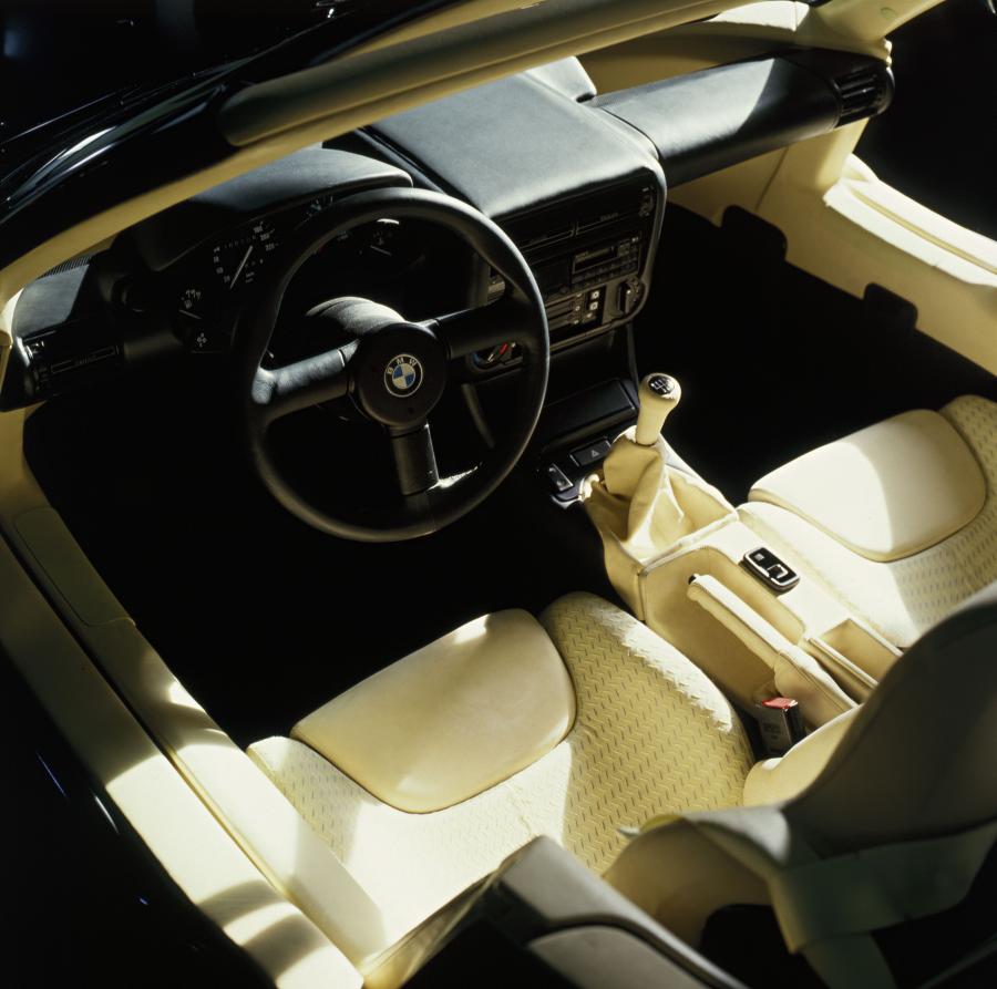 Интерьер BMW Z1 (E30) 1988 года  (фото 79 из 88)